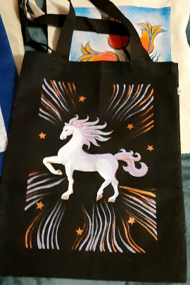 Черная сумка с коником